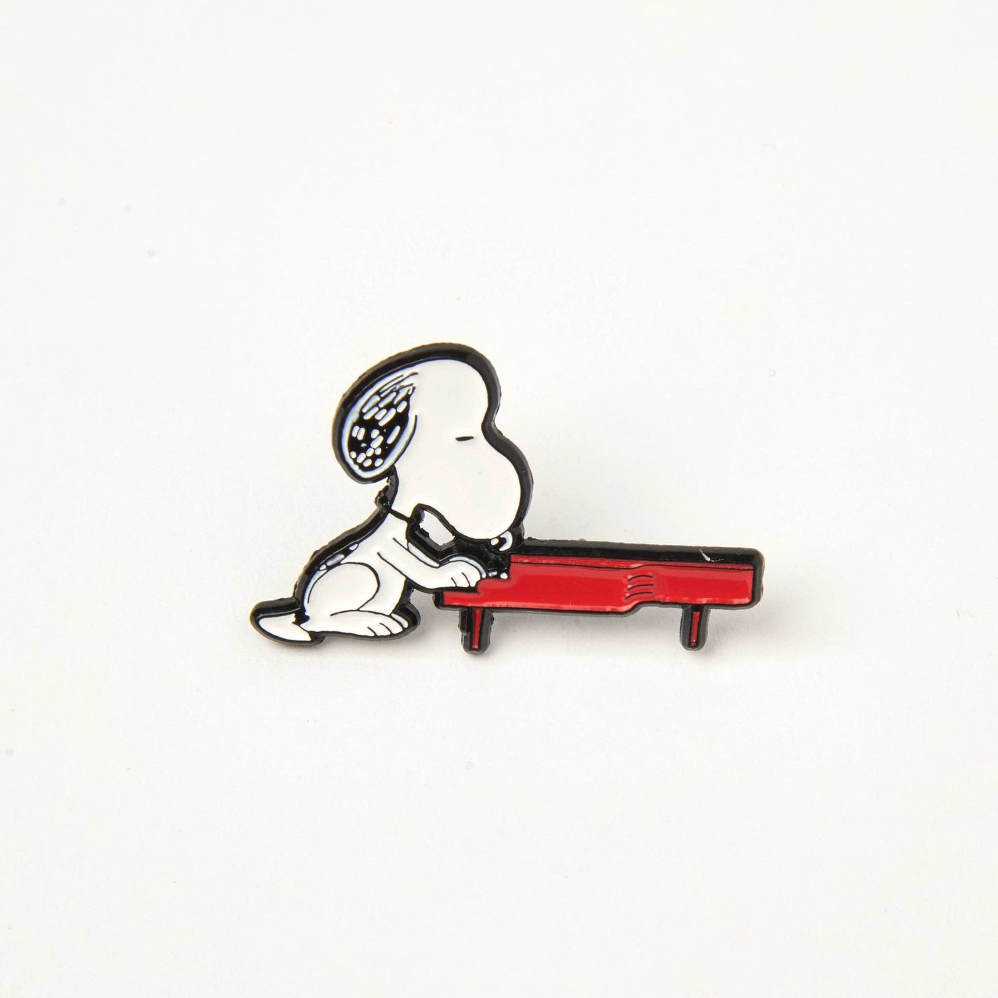 Peanuts Snoopy Piano Pin
